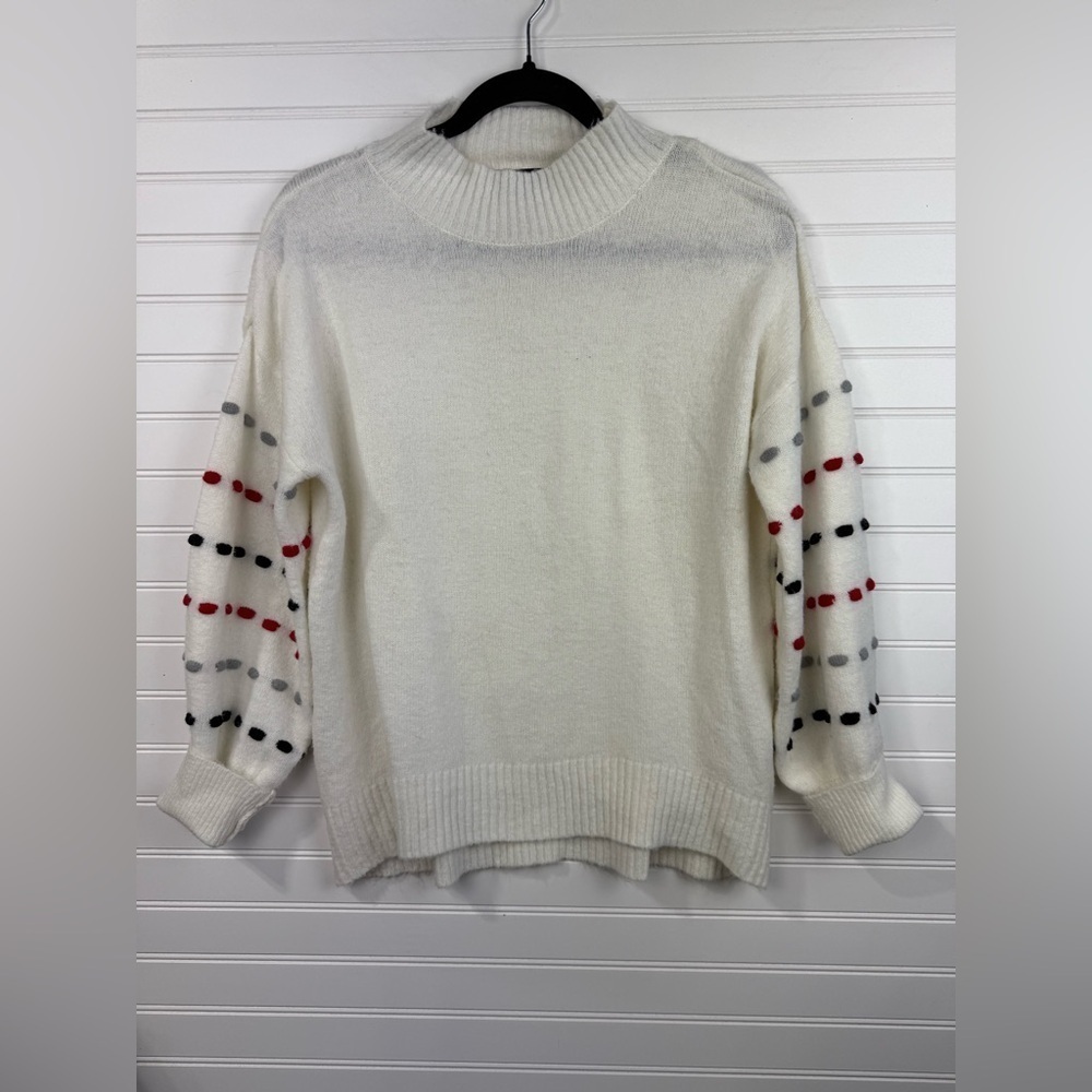 Joseph A women’s creamy white sweater with colored sleeve stitching. Size S.
